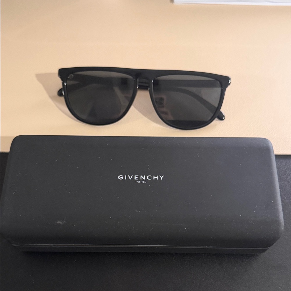 Givenchy Classic Black Eyewear